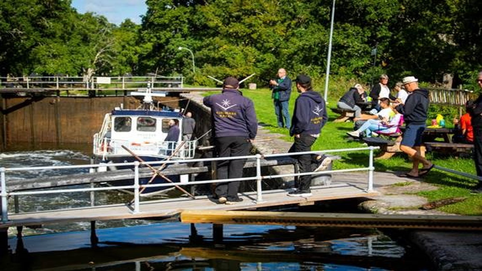 Hjälmare docka i Arboga. Fotograf: Pressbild Hjälmare docka i Arboga. Fotograf: Pressbild