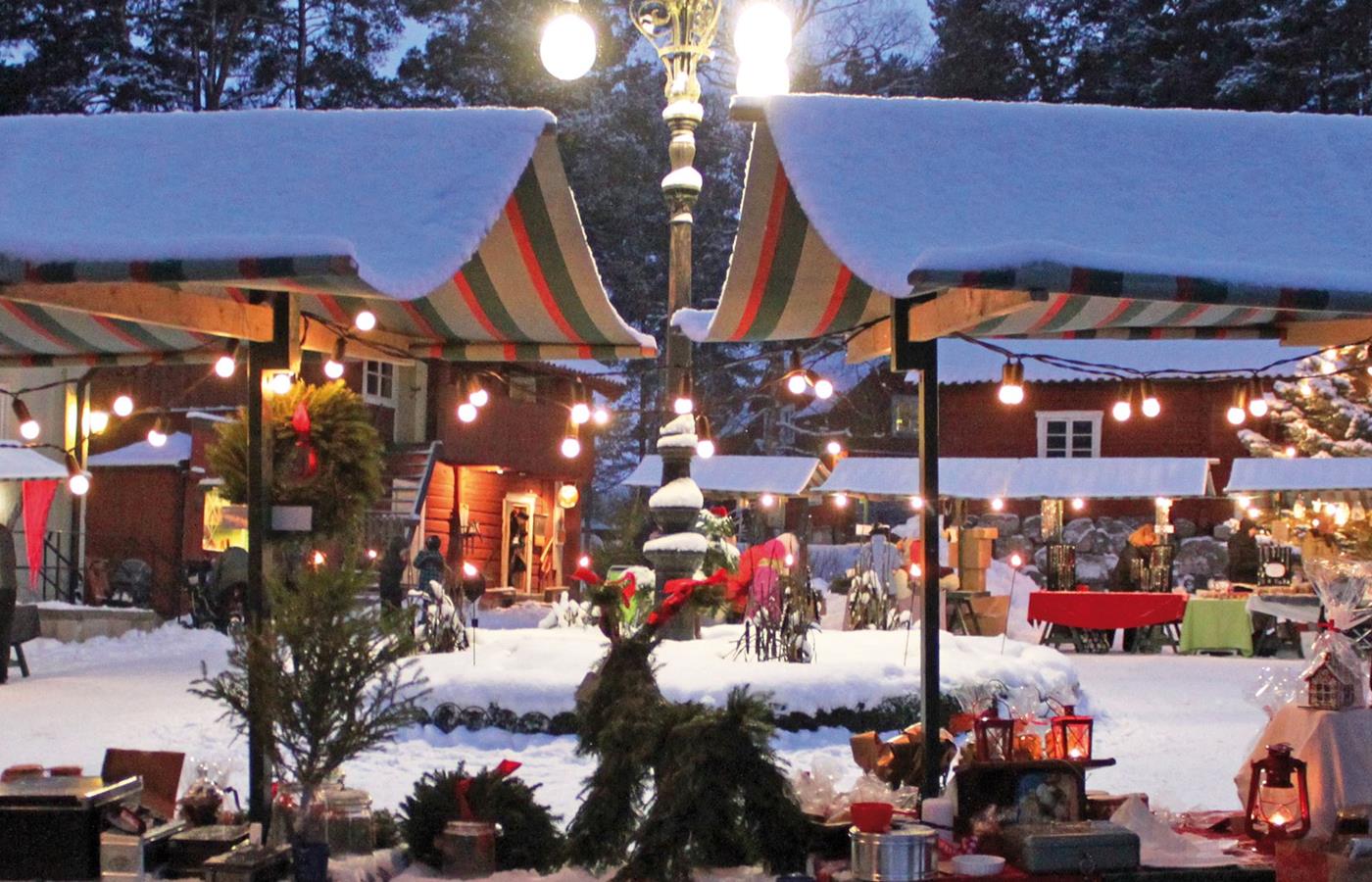 Julmarknad på Vallby Friluftsmuseum. Foto: Pressbild
