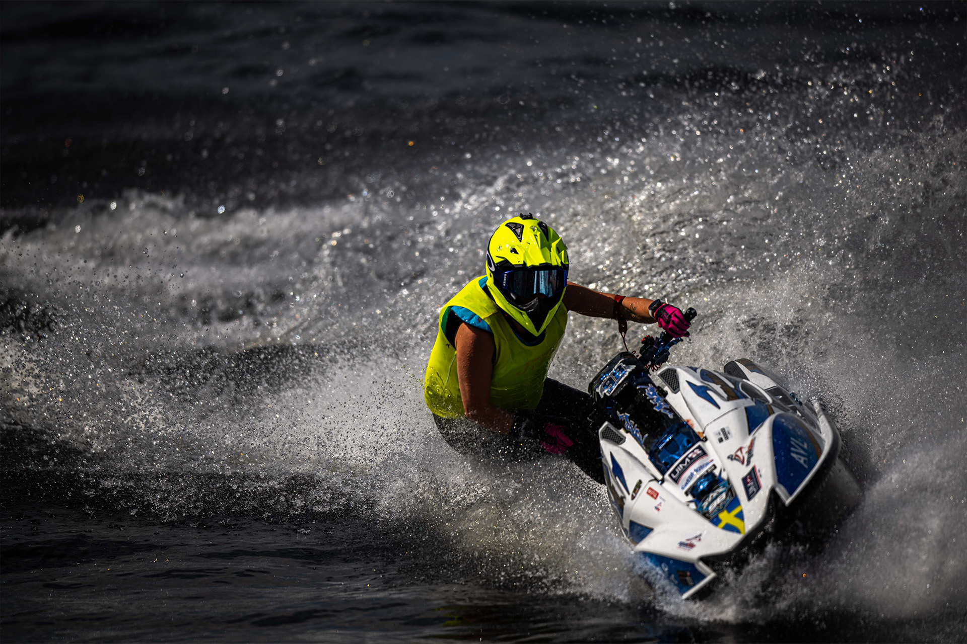 Aquabikeåkare in action. Foto: Maxim Thore, Bildbyrån