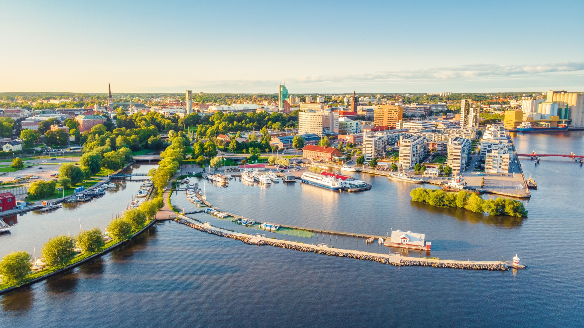 Drönarbild över Östra Hamnen i Västerås.